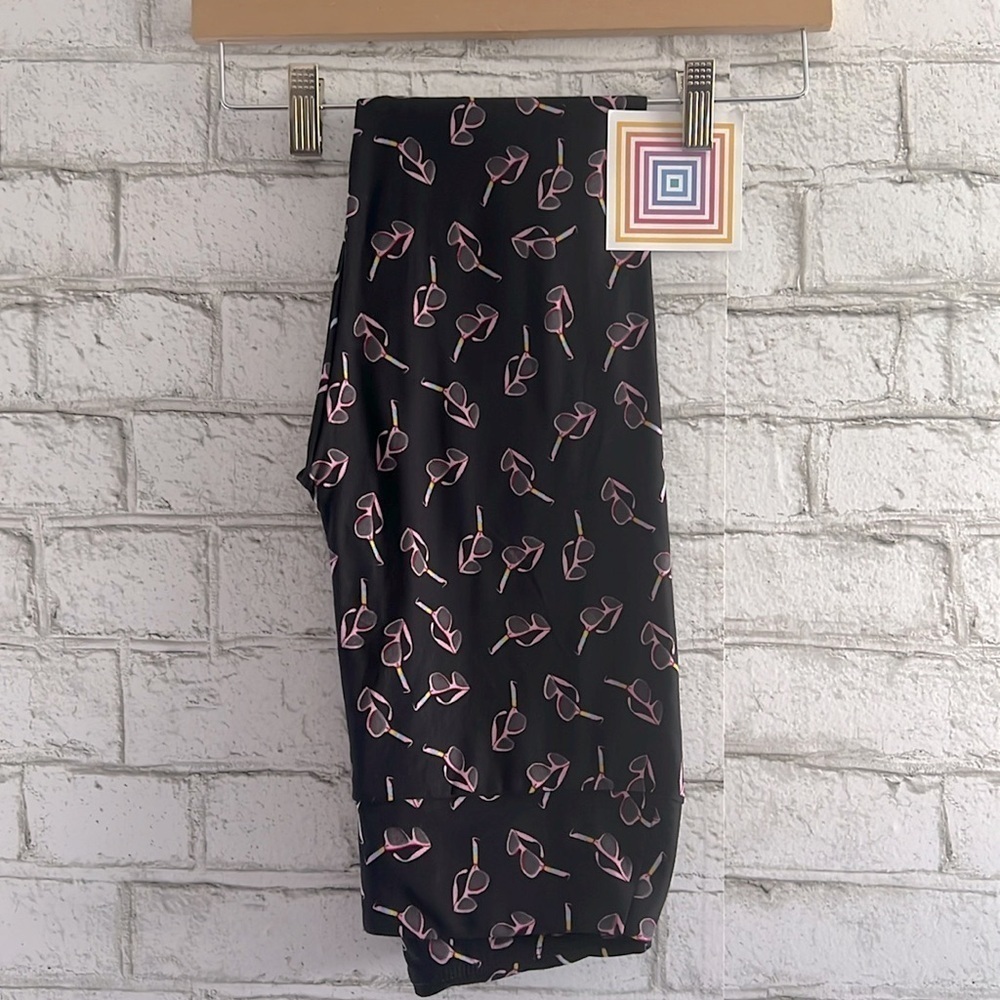 NEW!! LuLaRoe OS Pink and Black Sunglasses Leggings one size soft stretchy